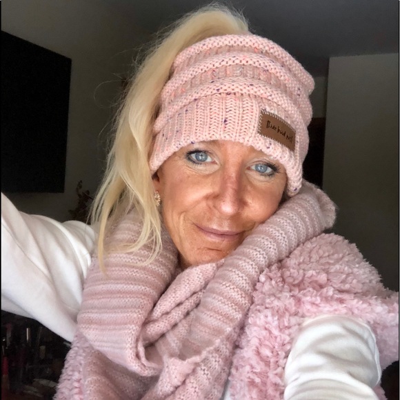 Meet your Posher, Sharon - Picture 1 of 1